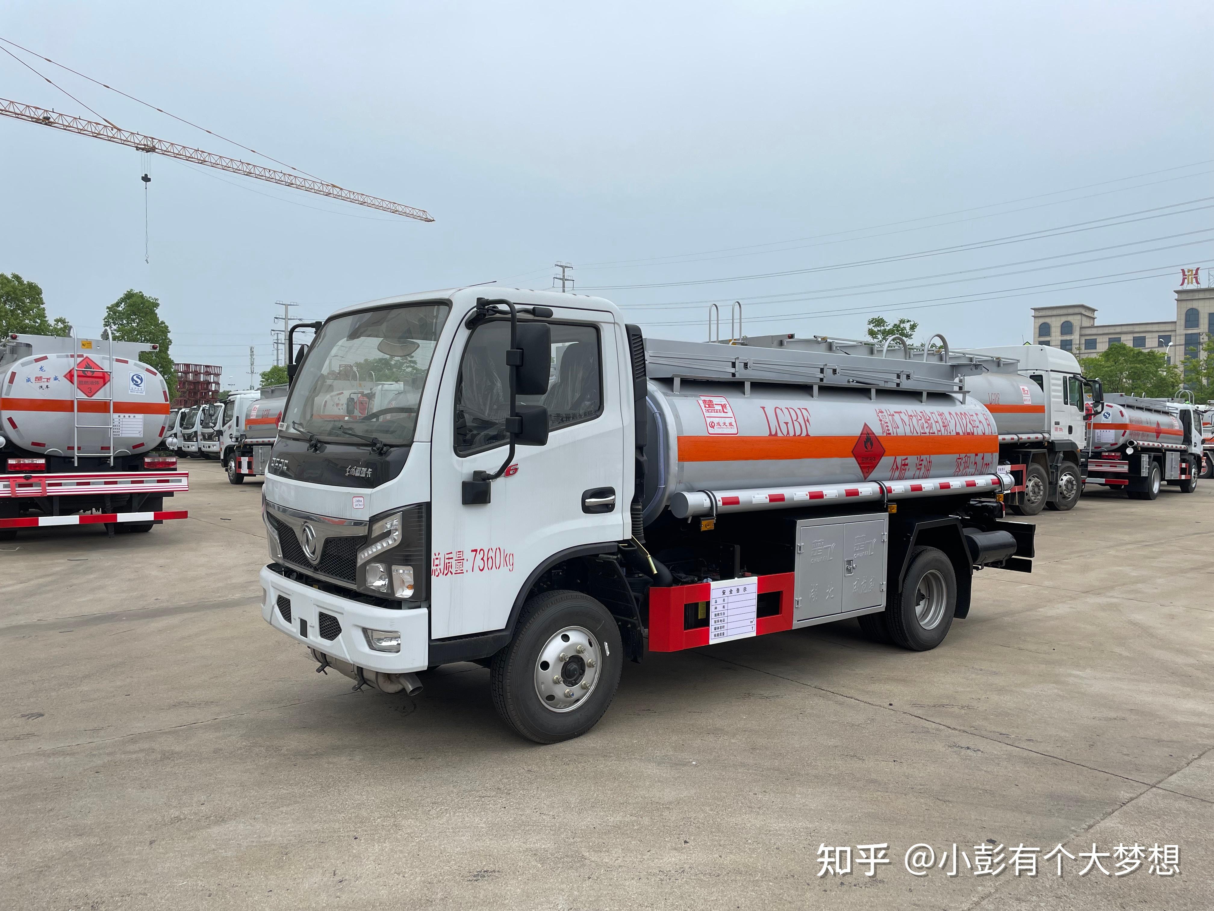 流动加油车图片 流动加油车都可以给哪些车辆加油