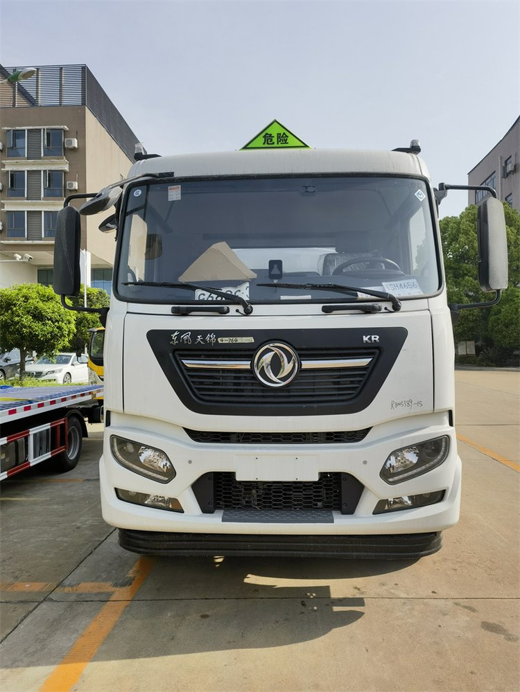 东风天锦油罐车 东风天锦油罐车参数