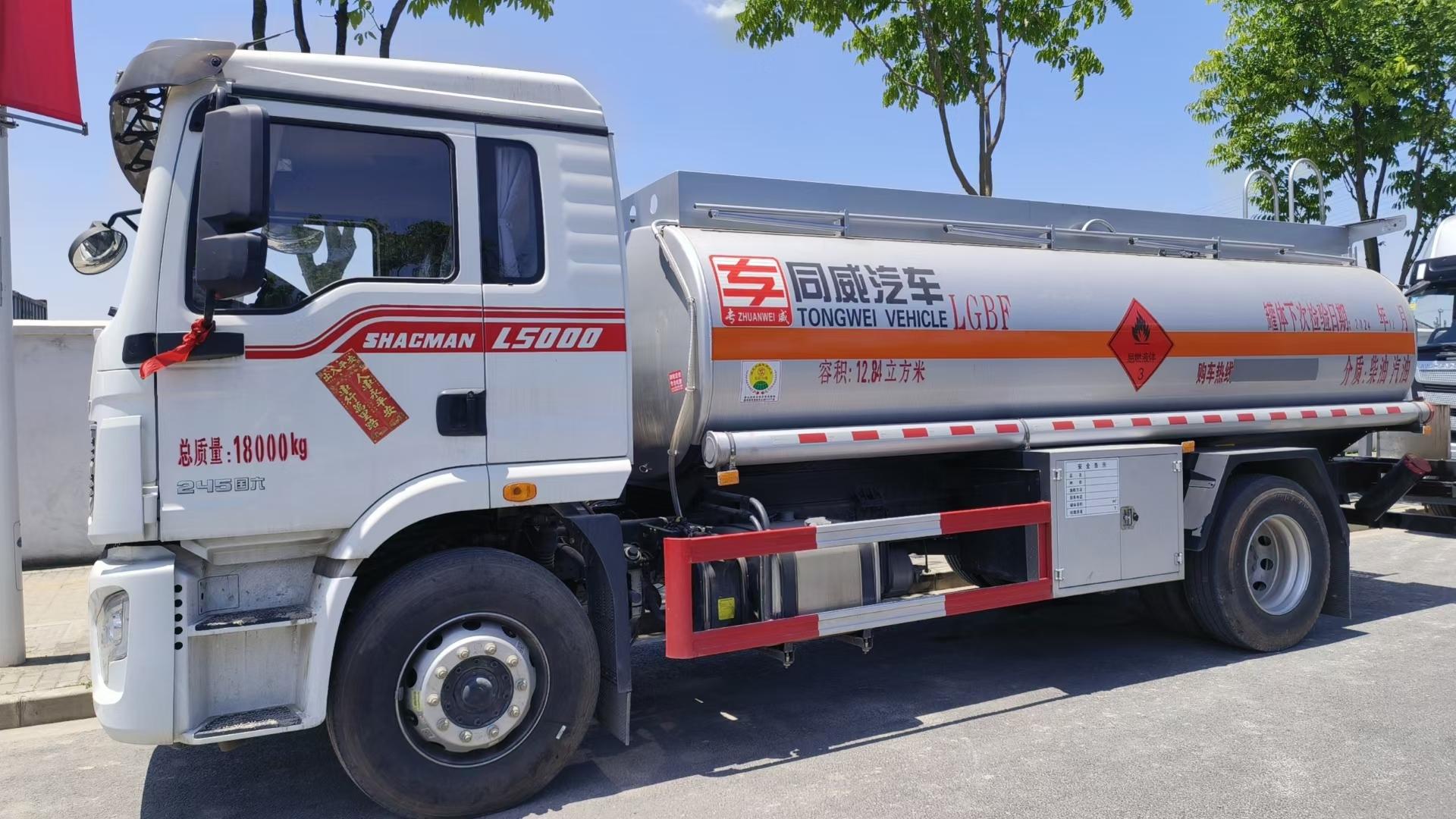 二手小型厢式流动加油车 二手小型厢式流动加油车出售